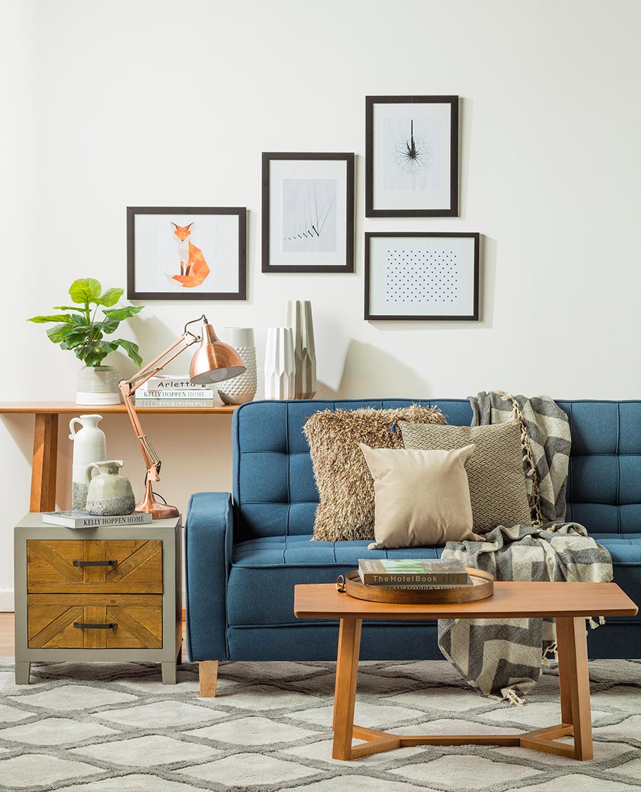 Como Decorar Con Un Sofa De Un Color Fuerte