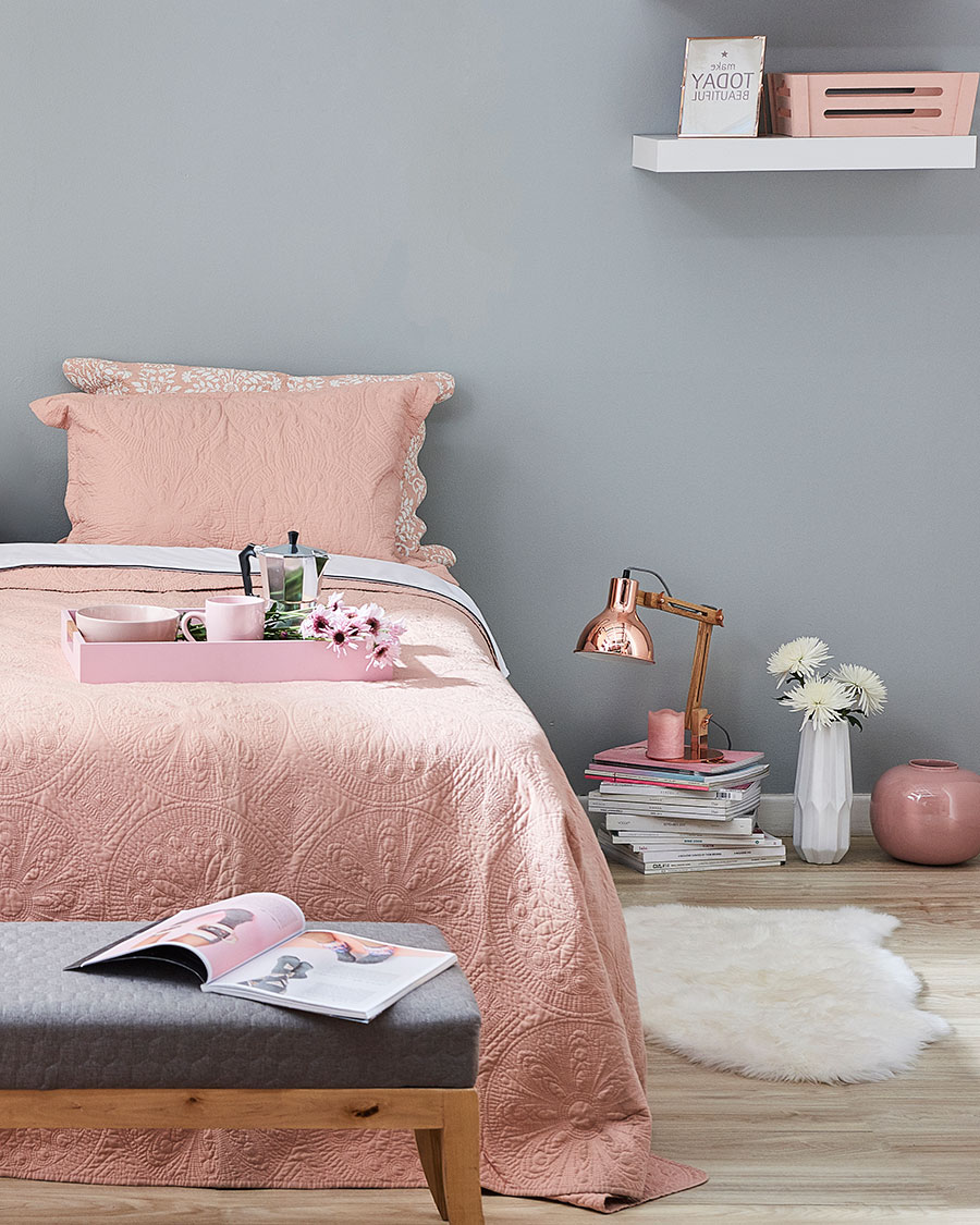 decora en rosa gris