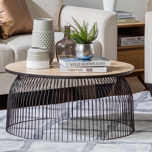 Living neutro con detalles de madera