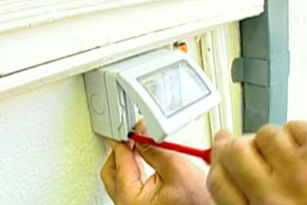 Cmo reparar enchufes de exterior?